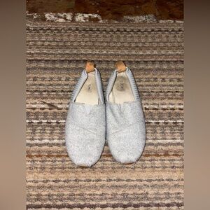 Toms • Gray Fleece Shoes